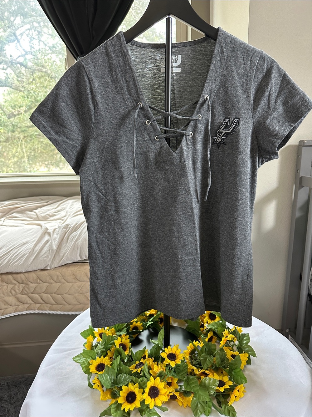 Women's Lace-Up V-Neck Tee in Heather Gray - Spurs Logo